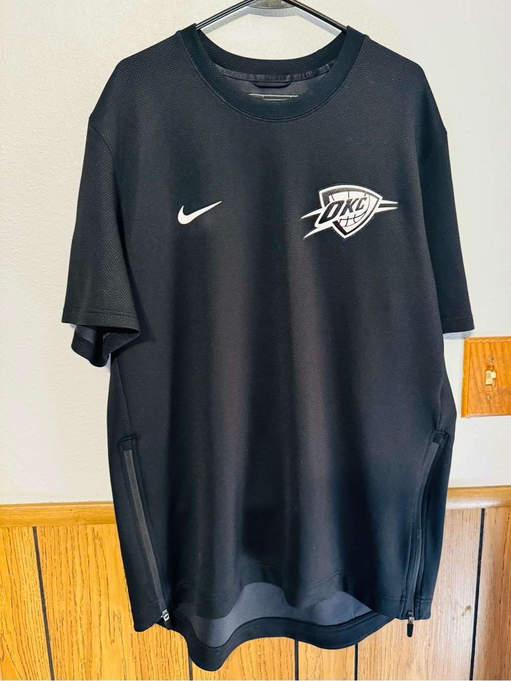 Nike OKC men XL Performance Basketball Tee fandom Oklahoma City Thunder NBA